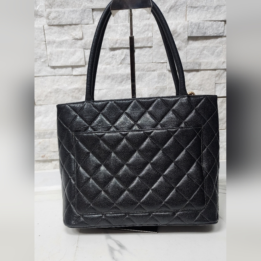 CHANEL Caviar Maidallon Bag - Picture 4 of 15